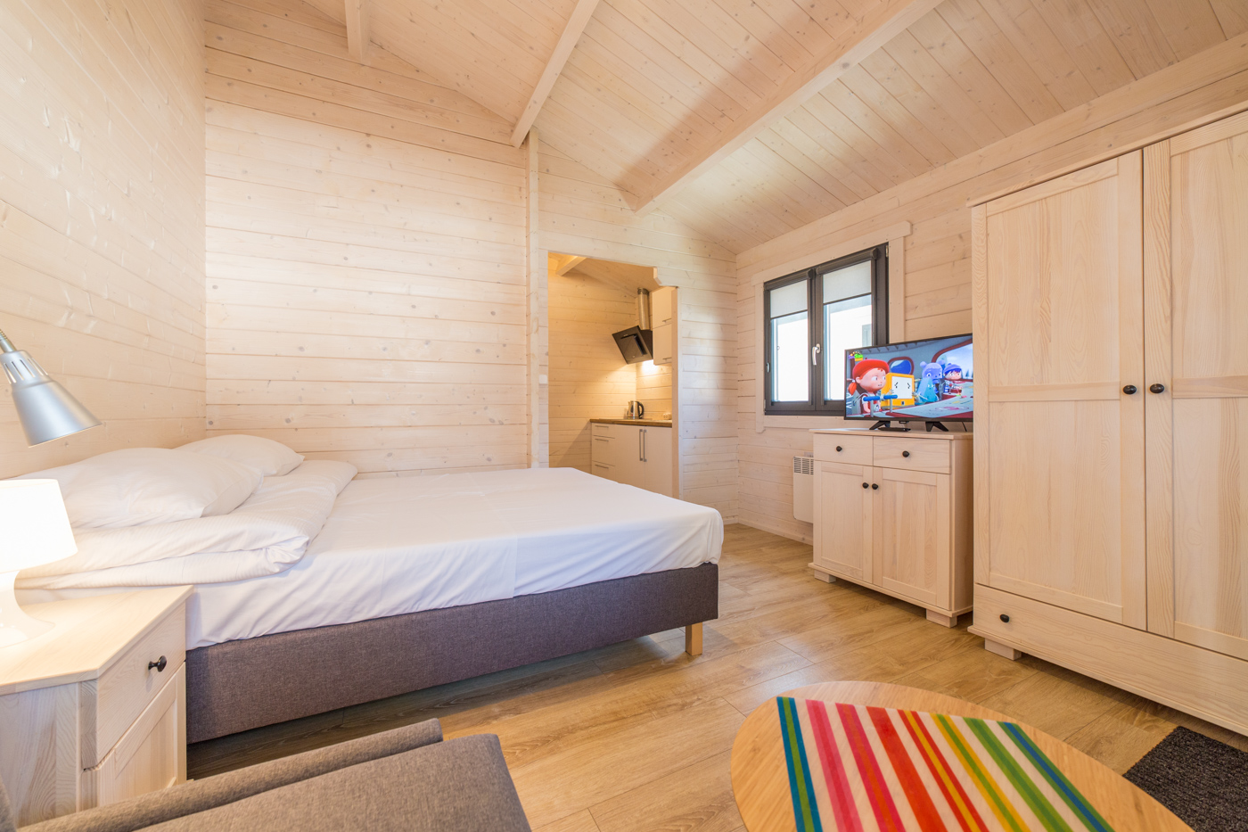 ZIMMER IM DOPPELHAUS